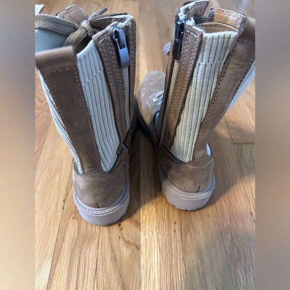 New Bueno Stella Women Lace up Bootie Size 8-8.5 Taupe - Picture 2 of 7